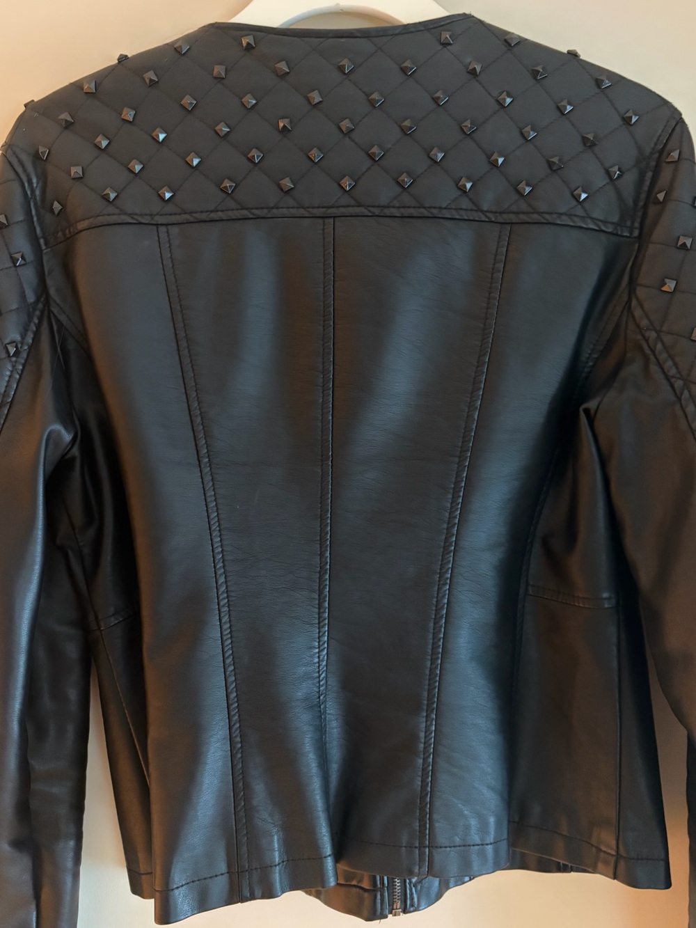 2B Bebe size L black faux leather jacket with studs - Picture 12 of 16